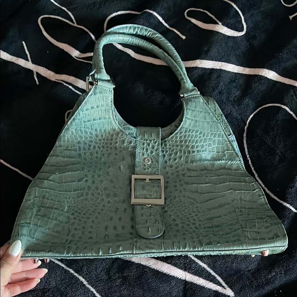 Green Crocodile-Embossed Shoulder Bag with Metal Buckle